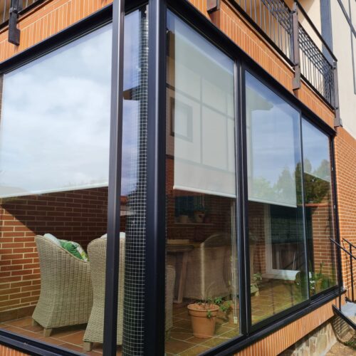 Instalación de cerramientos en casa con jardín